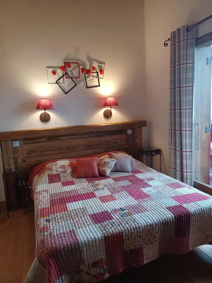 Image 2 of Chalet Le Tredard