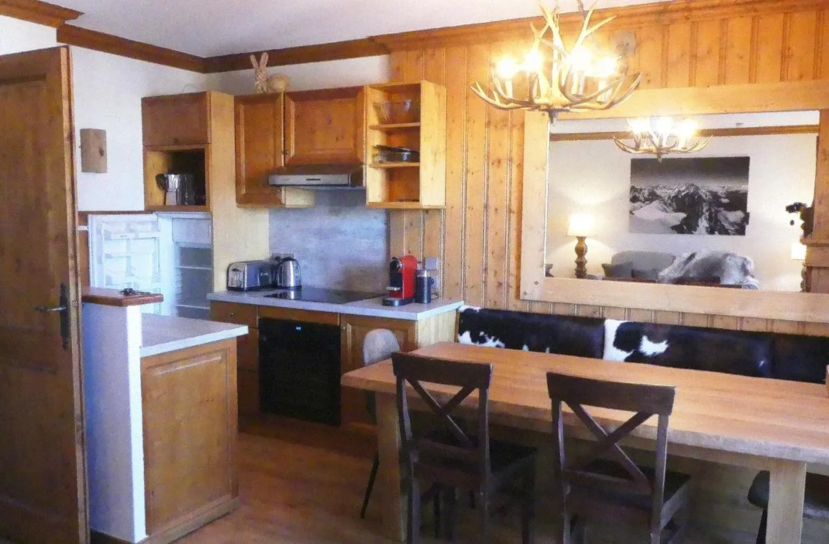 Image 2 of Chalet Mont Blanc – Arc 1950 – Ski-in Ski-out, 2 bed duplex, sleeps 8