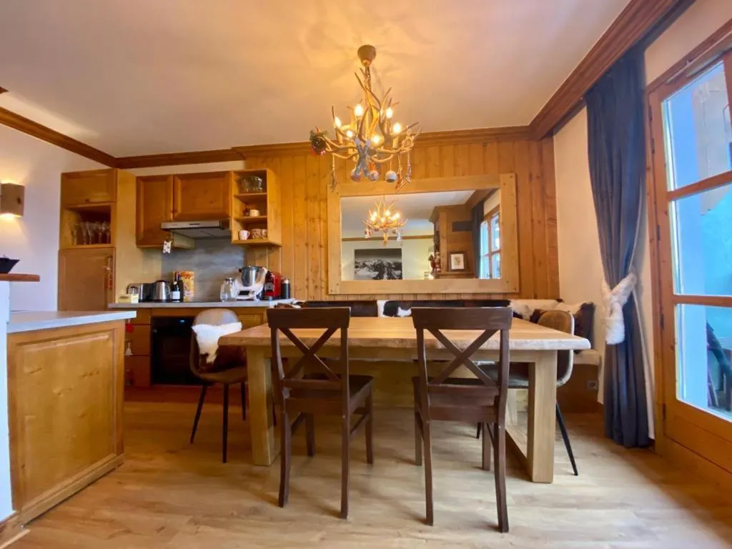 Image 3 of Chalet Mont Blanc – Arc 1950 – Ski-in Ski-out, 2 bed duplex, sleeps 8