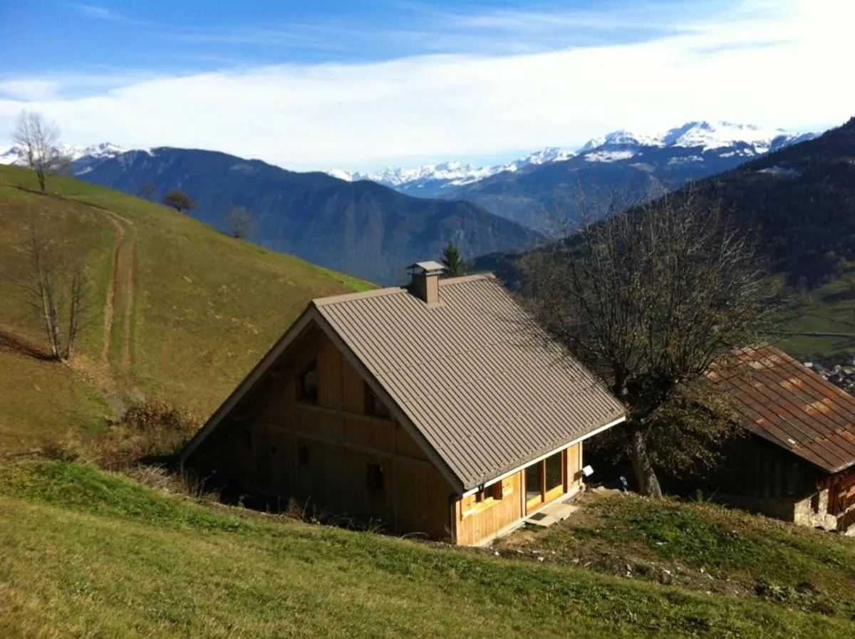Image 1 of Chalet accueillant avec vue sur la montagne 180 m² Valmorel