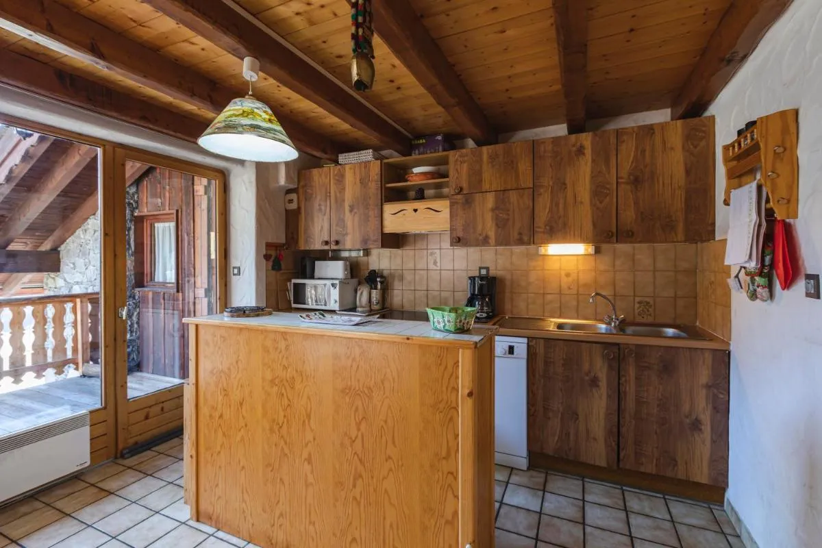 Image 6 of Chalet chaleureux a Champagny en Vanoise avec jacuzzi