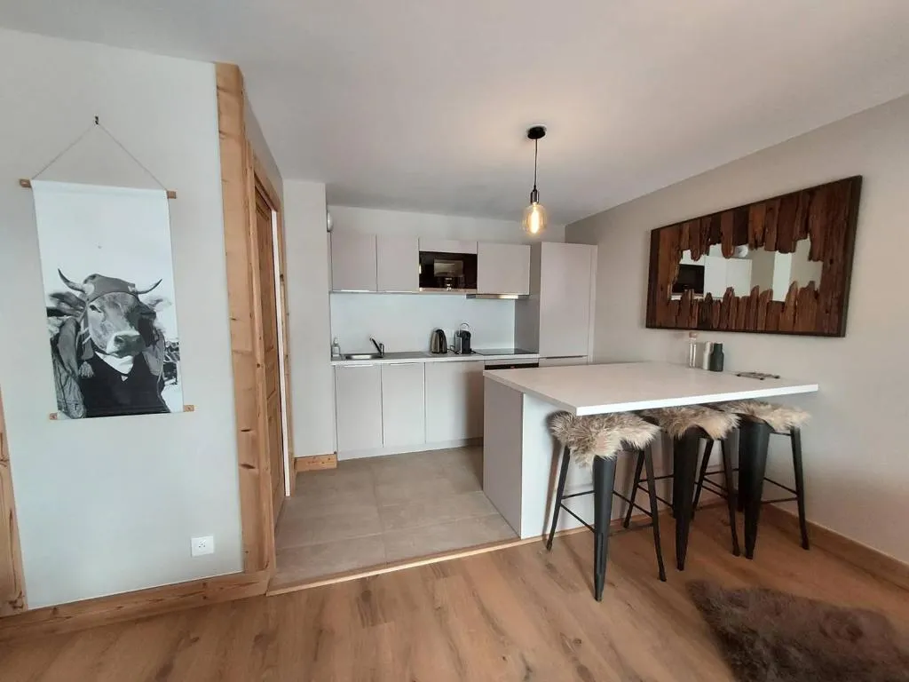 Image of Chalet indépendant avec prestations hôtelières, 3 chambres, terrasse, parking, pour 6 personnes – FR-1-356-428