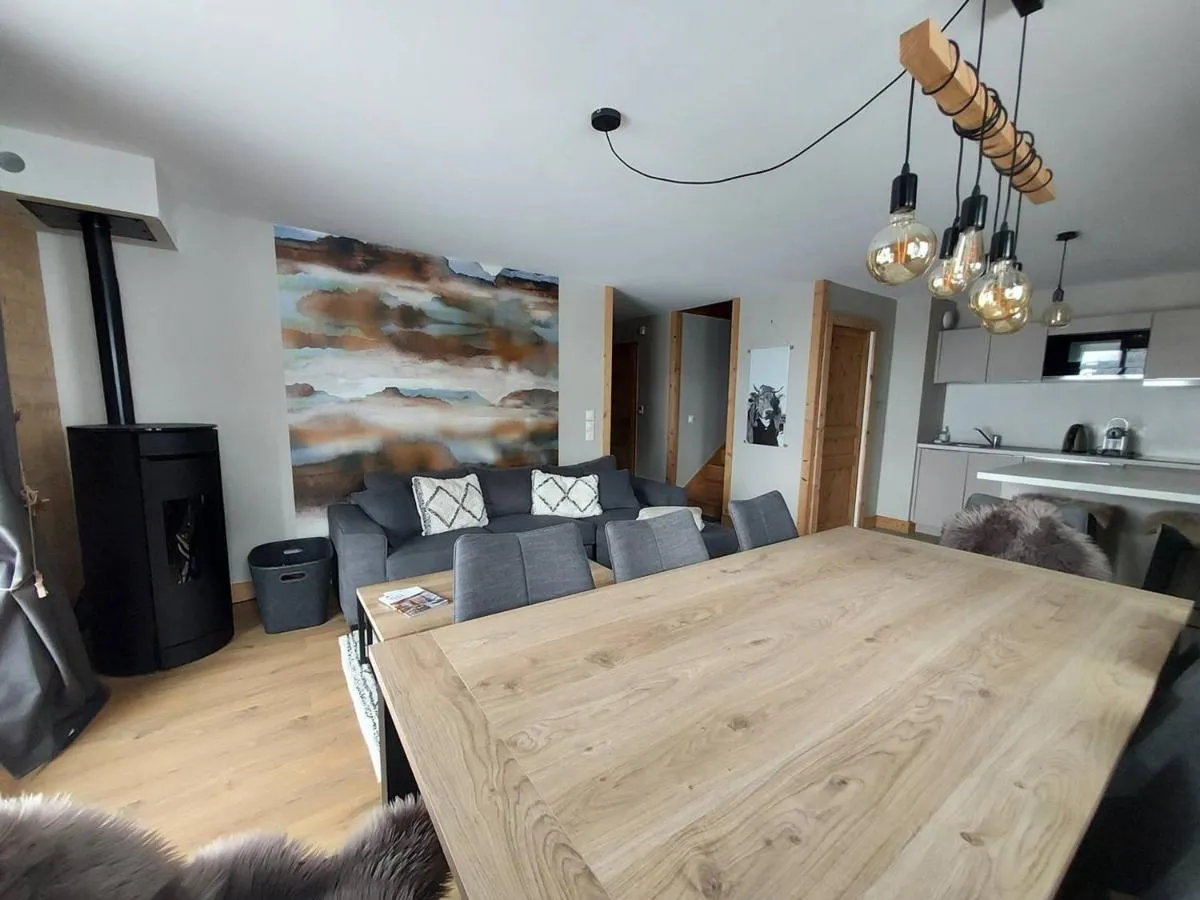 Image 2 of Chalet indépendant avec prestations hôtelières, 3 chambres, terrasse, parking, pour 6 personnes – FR-1-356-428