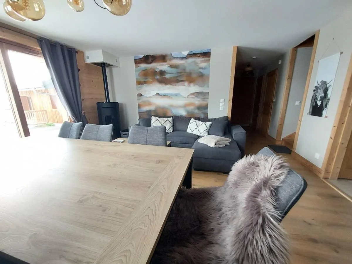 Image 1 of Chalet indépendant avec prestations hôtelières, 3 chambres, terrasse, parking, pour 6 personnes – FR-1-356-428