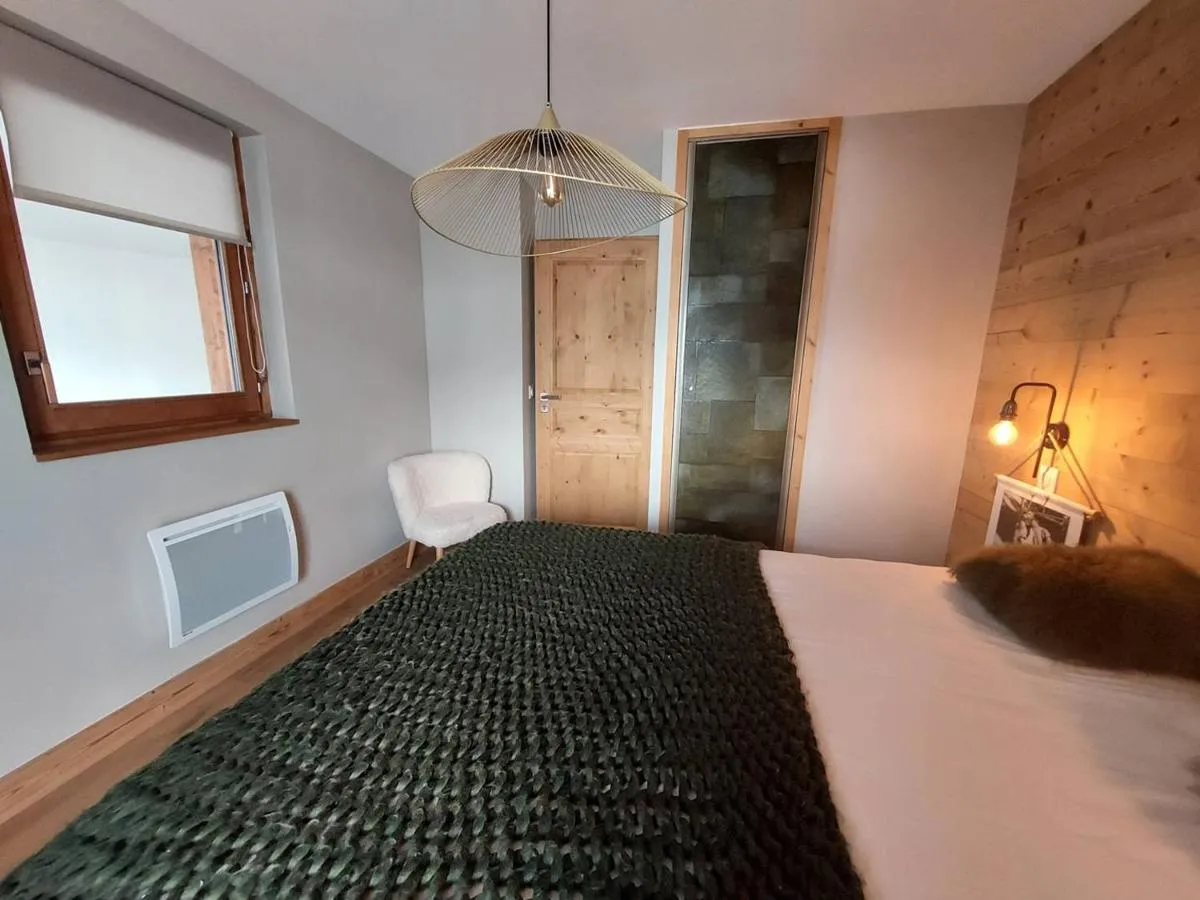 Image 4 of Chalet indépendant avec prestations hôtelières, 3 chambres, terrasse, parking, pour 6 personnes – FR-1-356-428
