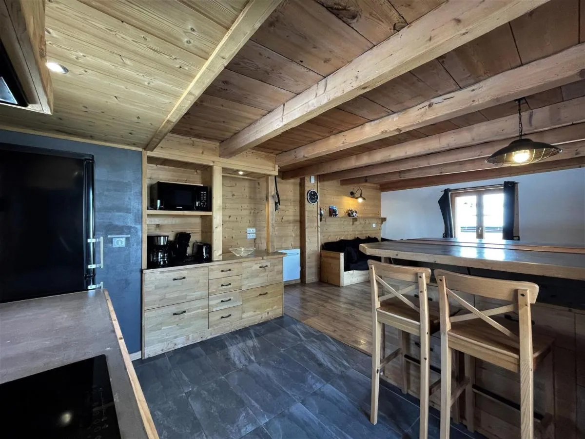 Image 3 of Chalet rénové 3 chambres, charme, WiFi gratuit, proximité pistes – FR-1-452-128