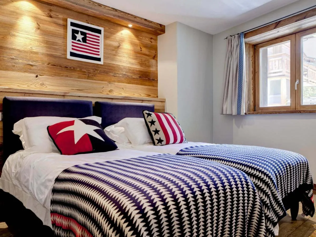 Image 5 of Chalet rénové au cœur du Praz, Courchevel, à 150m des pistes, 4 chambres, 9 personnes – FR-1-514-20