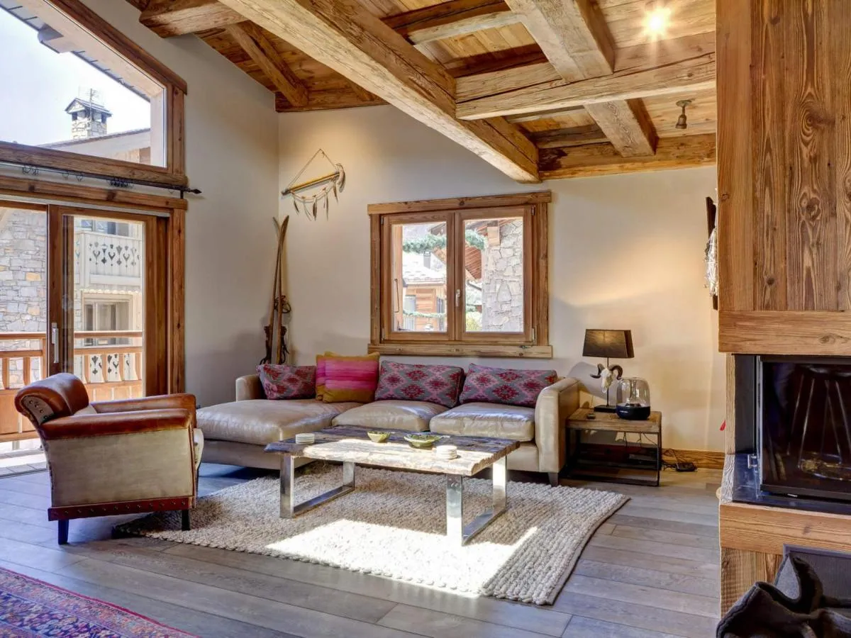 Image 1 of Chalet rénové au cœur du Praz, Courchevel, à 150m des pistes, 4 chambres, 9 personnes – FR-1-514-20