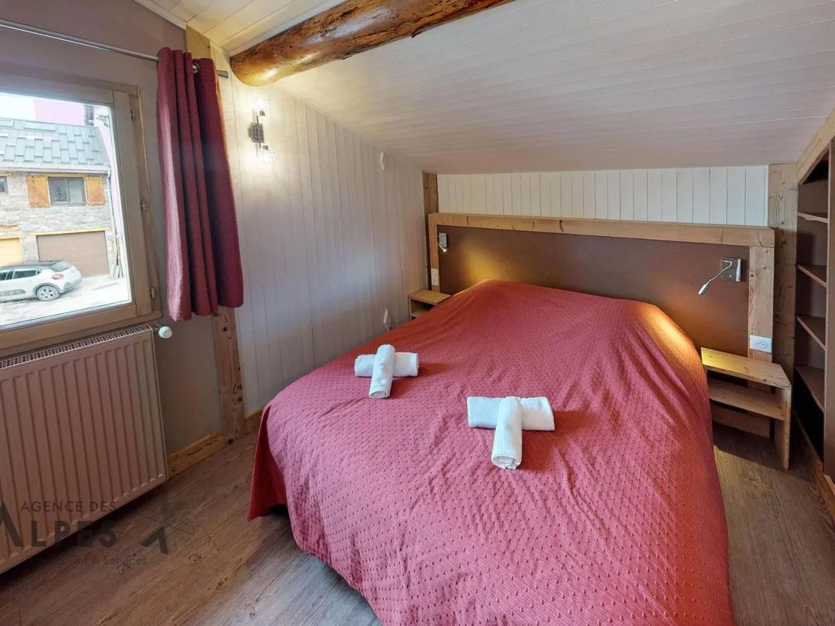 Image 5 of Chalet rénové avec sauna, garage et Wi-Fi – Saint-Martin-de-Belleville – FR-1-452-69