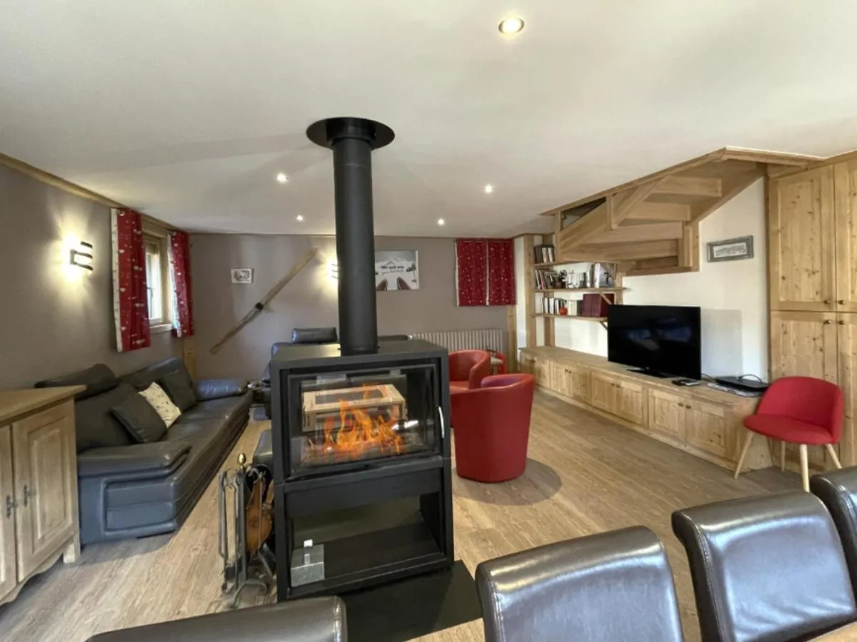 Image 2 of Chalet rénové avec sauna, garage et Wi-Fi – Saint-Martin-de-Belleville – FR-1-452-69