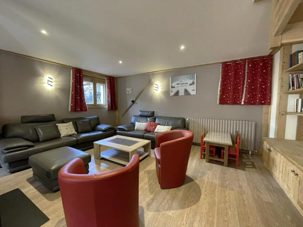 Image 3 of Chalet rénové avec sauna, garage et Wi-Fi – Saint-Martin-de-Belleville – FR-1-452-69