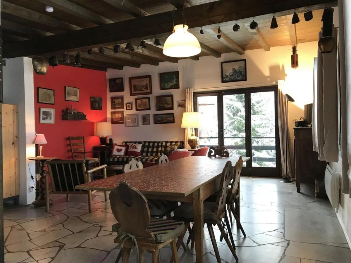 Image 1 of Chalet rustique pour 11 pers, accès direct pistes, animaux admis, Wi-Fi – FR-1-757-126
