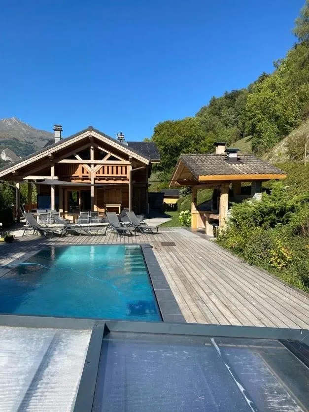 Image 3 of Chalet savoyard d’exception avec piscine chauffée