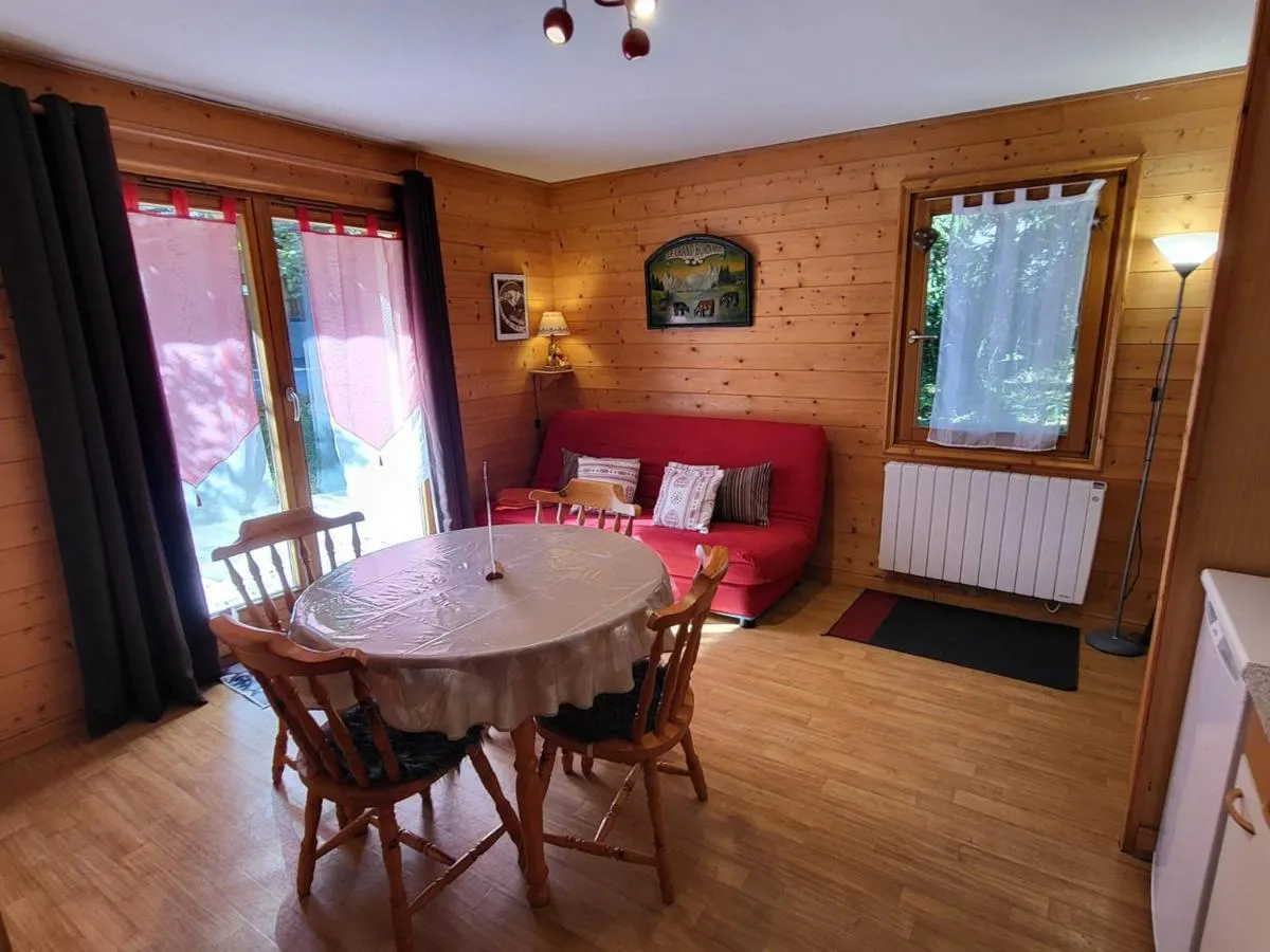 Image 6 of Charmant 2 pièces avec terrasse à La Tania – Animaux admis, Parking, Casier à skis – FR-1-513-97