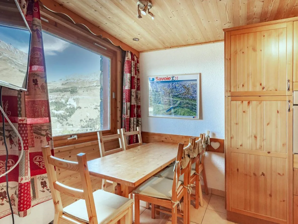 Image 3 of Charmant 2 pièces avec terrasse et cuisine neuve au cœur de Méribel, accès direct aux pistes – FR-1-355-144