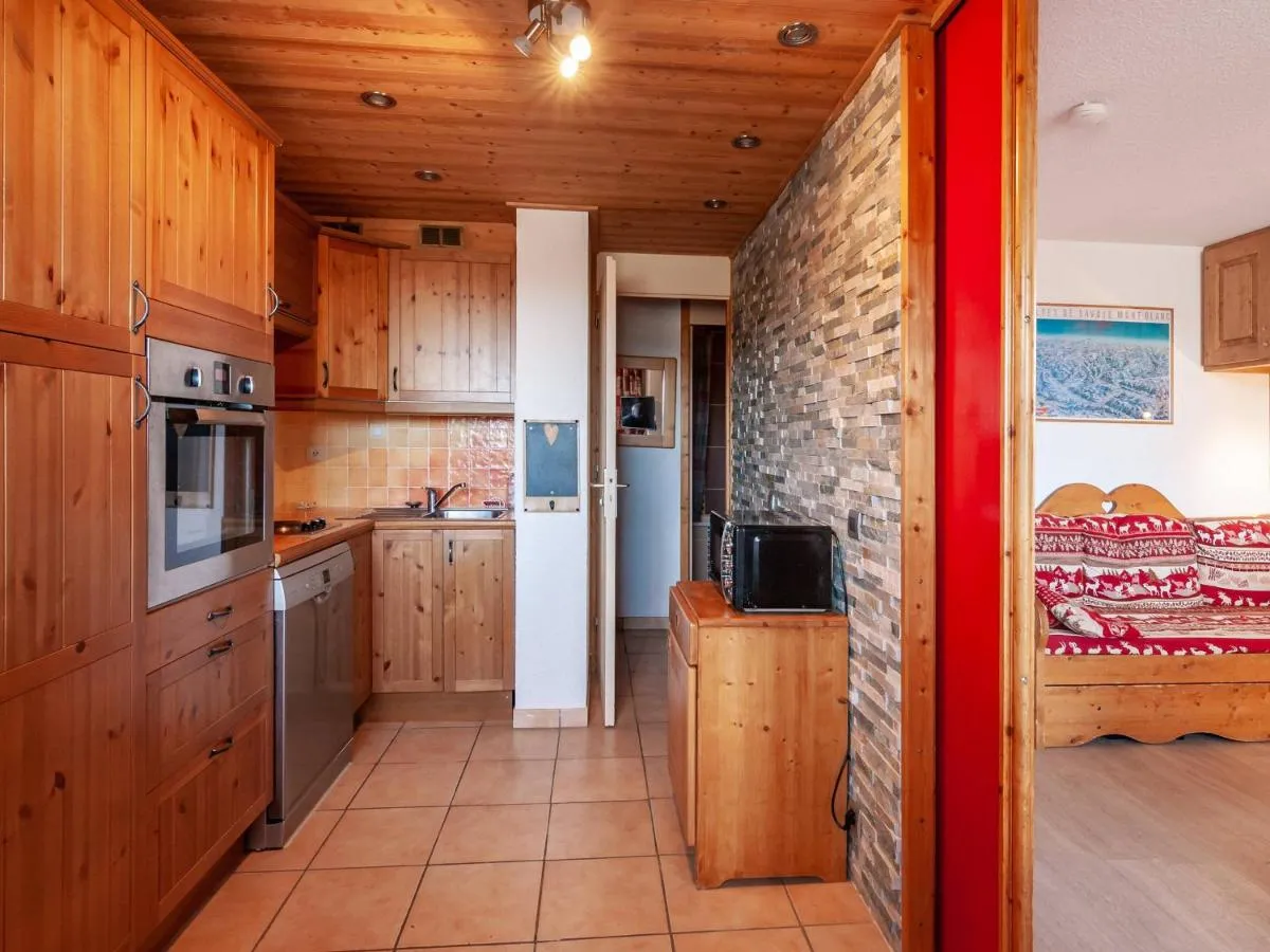 Image 5 of Charmant 2 pièces avec terrasse et cuisine neuve au cœur de Méribel, accès direct aux pistes – FR-1-355-144