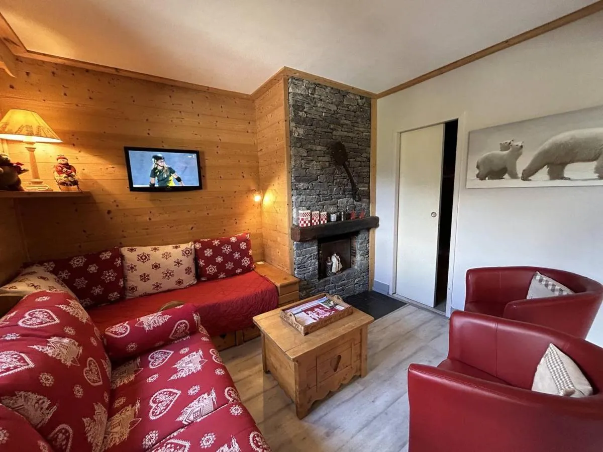 Image 4 of Charmant Appartement Méribel – 2 Pièces, Cabine, Balcon Sud, Casier à Skis – FR-1-355-266