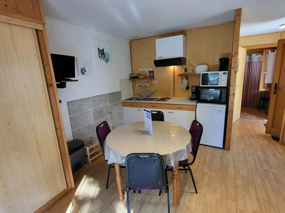 Image 1 of Charmant appartement 2P avec terrasse et animaux – La Tania – FR-1-513-95