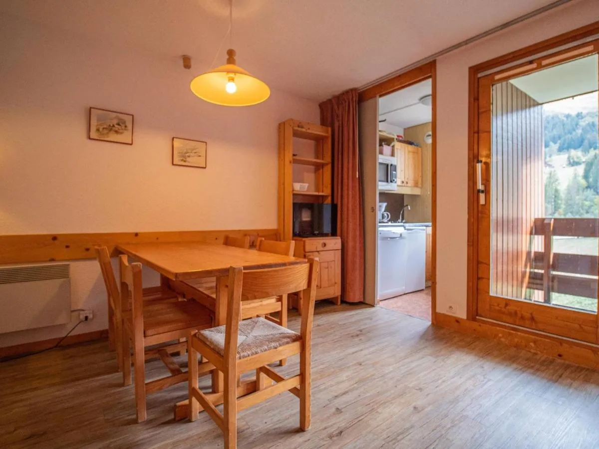Image 2 of Charmant appartement 3 chambres avec balcon, proches des pistes et de l’ESF, animaux acceptés – FR-1-356-316