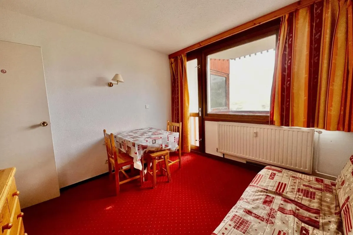 Image 2 of Charming and comfortable studio with balcony
