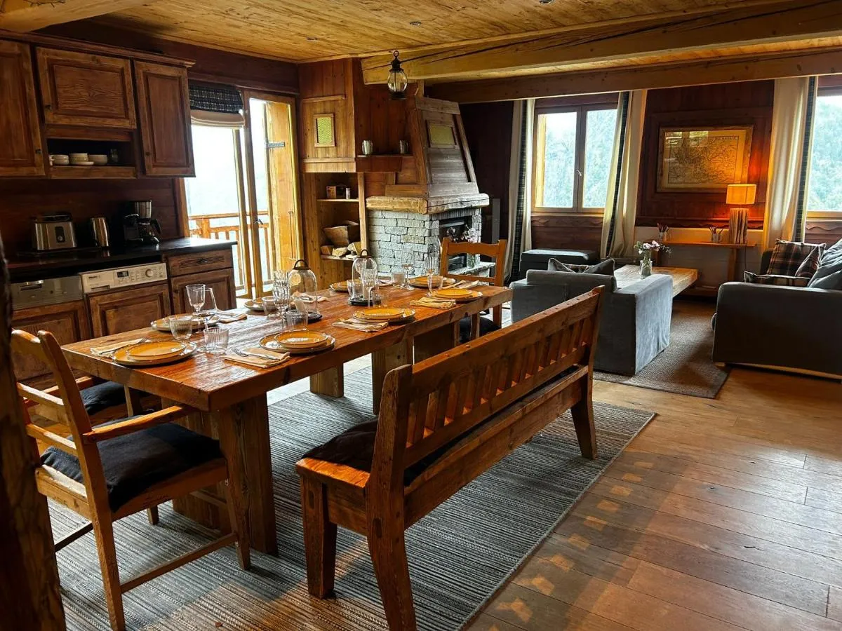 Image 4 of Charming family Chalet 5 mins from the slopes!