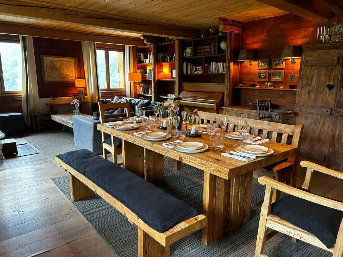 Image 2 of Charming family Chalet 5 mins from the slopes!