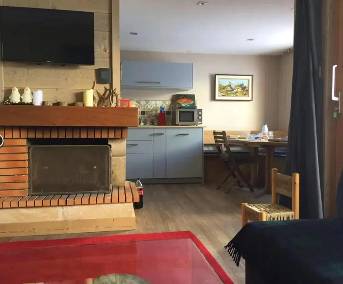 Image 2 of Cosy and spacious family nest with superb view