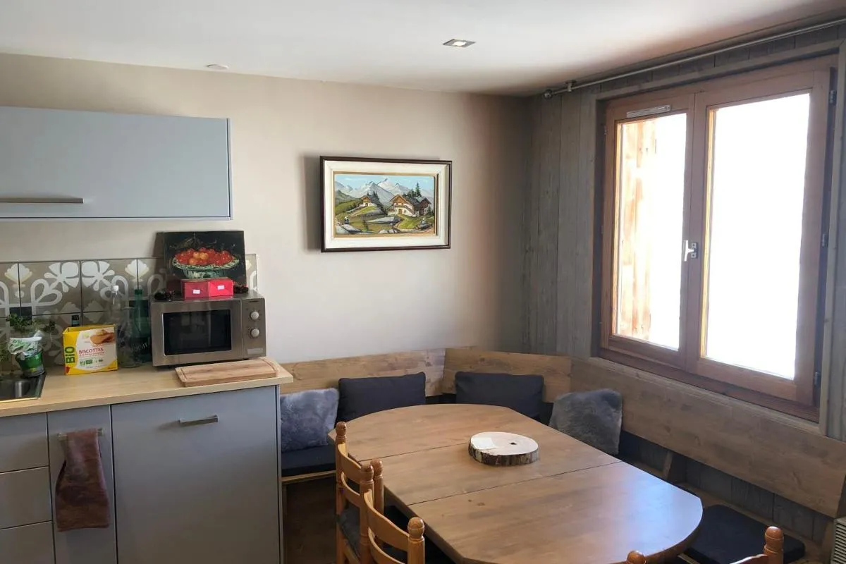 Image 3 of Cosy and spacious family nest with superb view