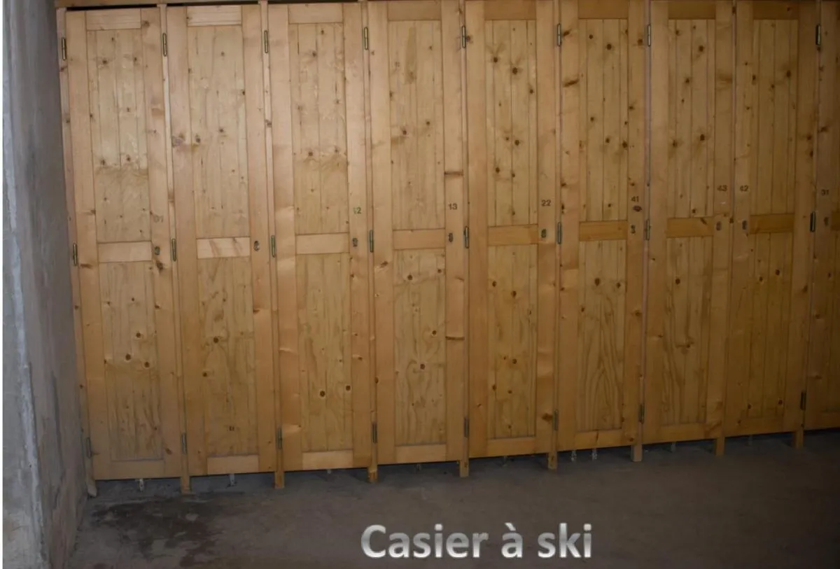 Image 4 of Courchevel 1550 – VERITABLE SKI AUX PIEDS – APPARTEMENT LES TOVETS T2 – 47m2 – 4P