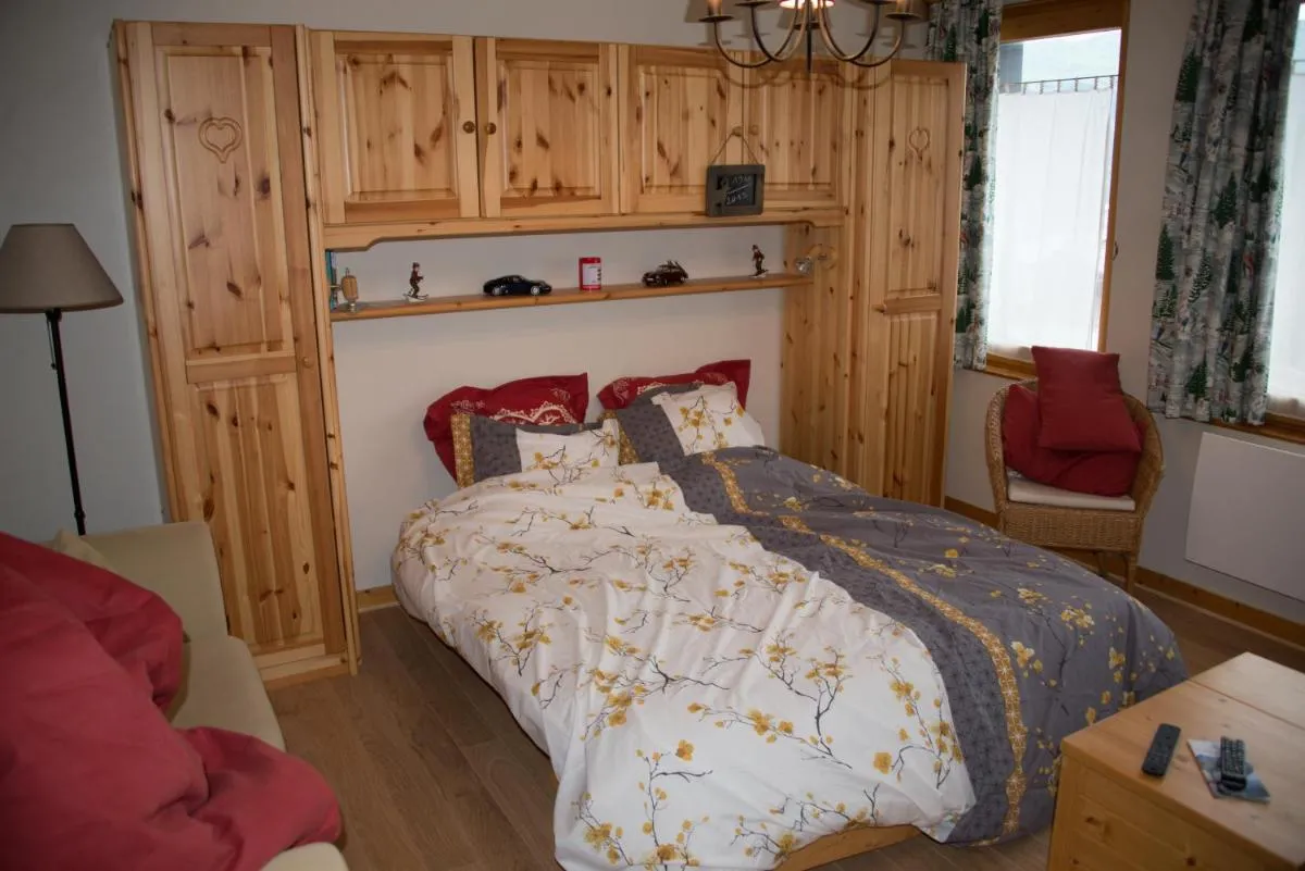 Image 5 of Courchevel 1550 – VERITABLE SKI AUX PIEDS – APPARTEMENT LES TOVETS T2 – 47m2 – 4P
