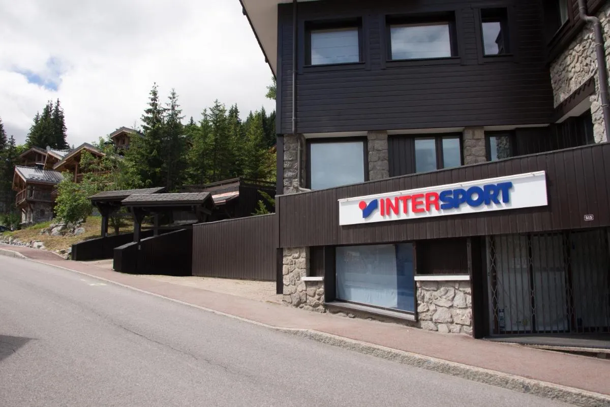 Image 6 of Courchevel 1550 – VERITABLE SKI AUX PIEDS – APPARTEMENT LES TOVETS T2 – 47m2 – 4P