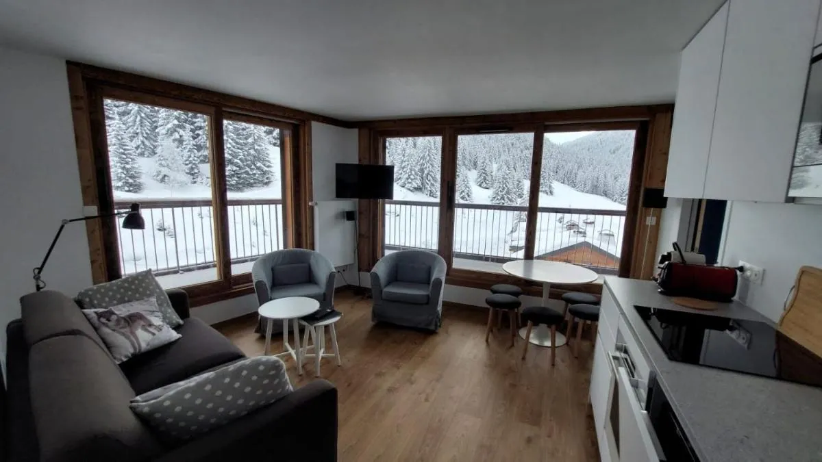 Image 4 of Croix-Des-Verdon Full renovated – Ski in and out – Courchevel 1650 with covered parking