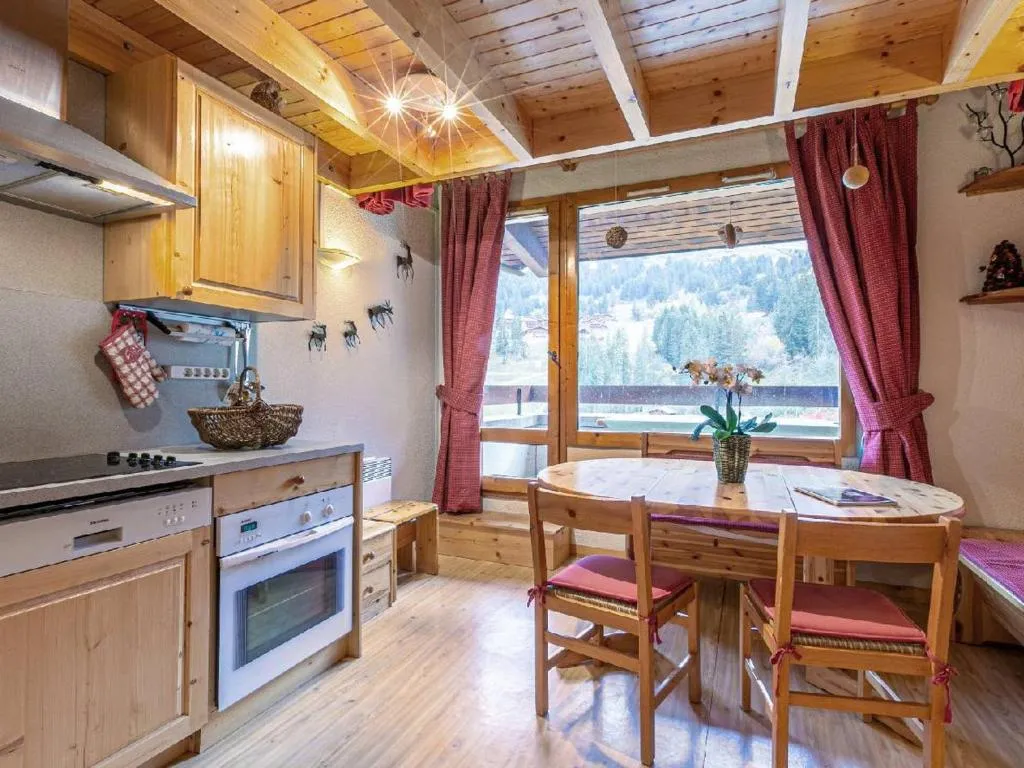 Image of **Duplex 3 Pièces + Mezzanine, Skis aux Pieds, Proche ESF et Commerces** – FR-1-356-395