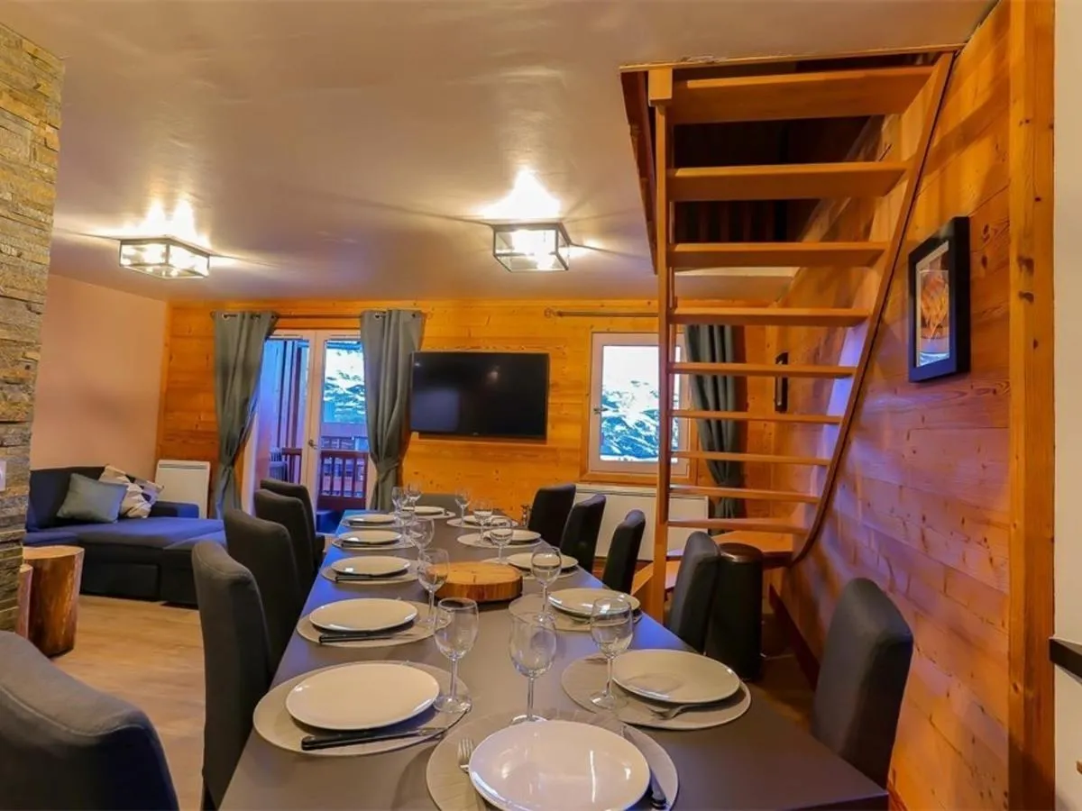 Image 4 of Duplex rénové à Val Thorens – 12 pers, 4 chambres, garage, proche pistes et commerces – FR-1-637-40