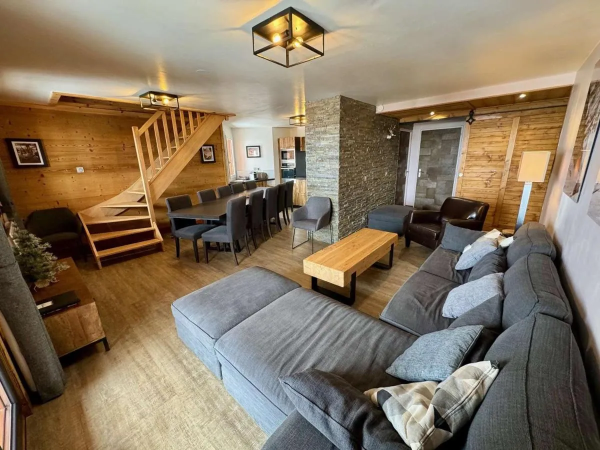 Image 1 of Duplex rénové à Val Thorens – 12 pers, 4 chambres, garage, proche pistes et commerces – FR-1-637-40