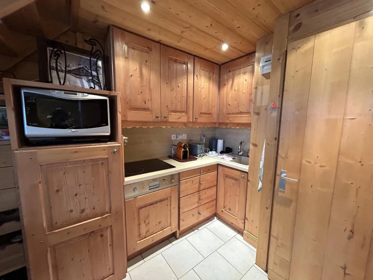 Image 4 of Duplex skis aux pieds avec bureau, wifi et TV grand écran – FR-1-355-252