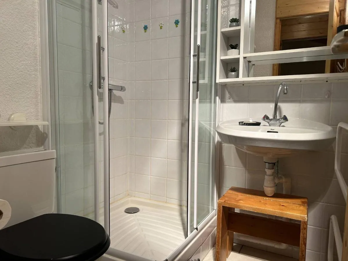 Image 5 of Duplex skis aux pieds avec bureau, wifi et TV grand écran – FR-1-355-252