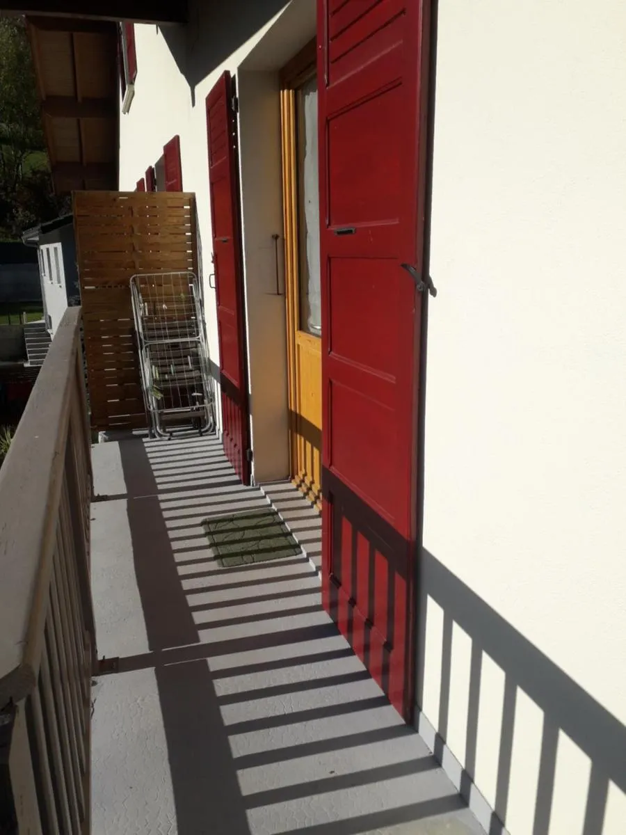Image 2 of Enclos savoyard Appartement meublé 1chambre 1 canapé lits 3personnes