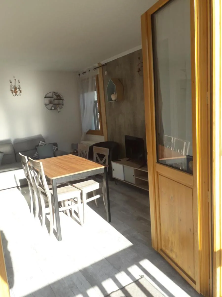 Image 4 of Enclos savoyard Appartement meublé 1chambre 1 canapé lits 3personnes