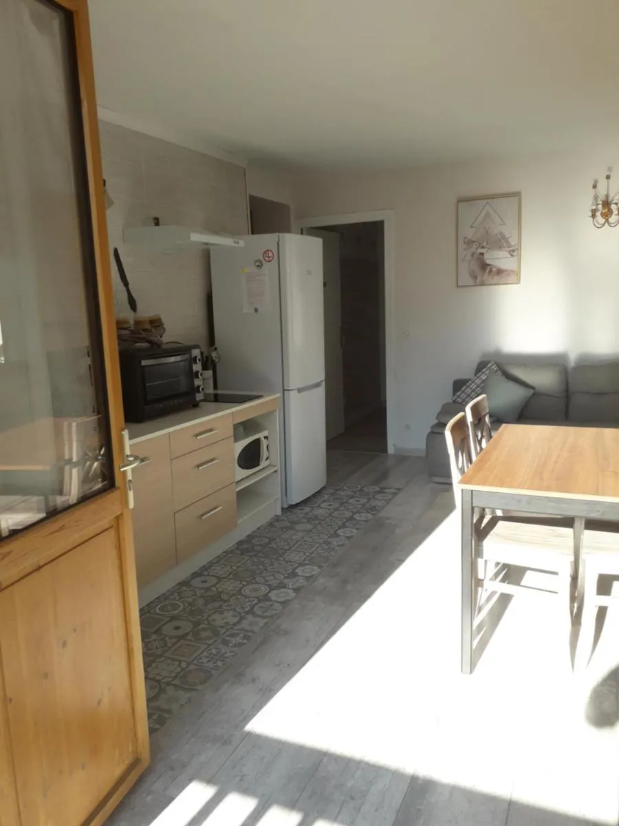Image 6 of Enclos savoyard Appartement meublé 1chambre 1 canapé lits 3personnes