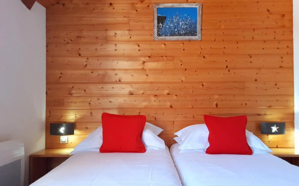 Image 4 of Hotel Emeraude