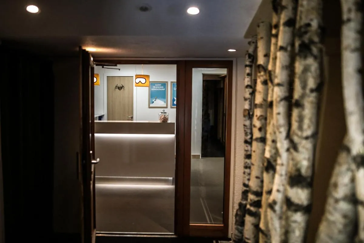 Image 3 of Hotel Lac Bleu 1650
