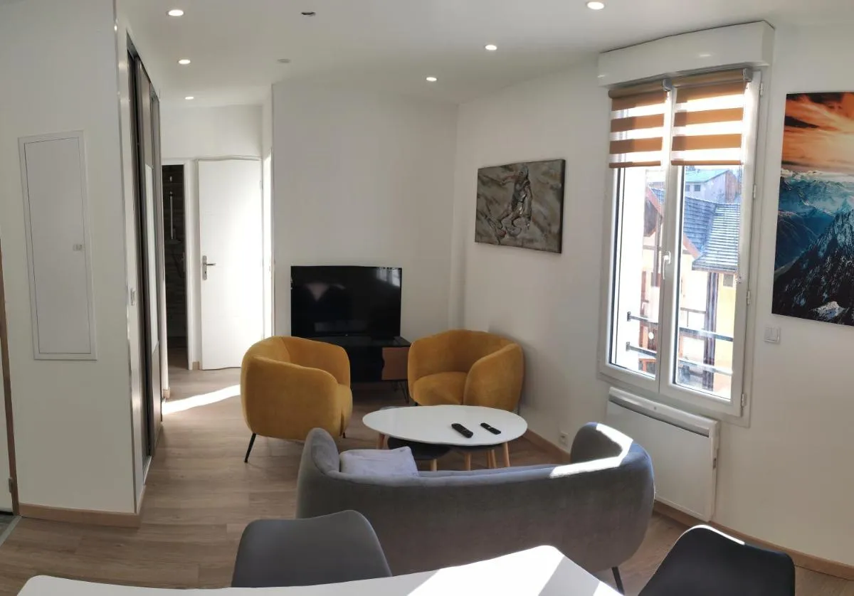 Image 1 of Joli appartement rénové avec terrasse