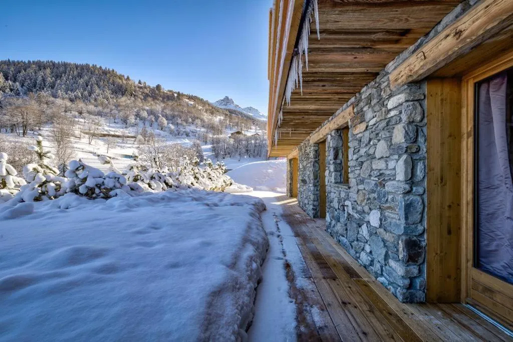 Image of Le Cheval Blanc, Ski aux pieds, Jacuzzi
