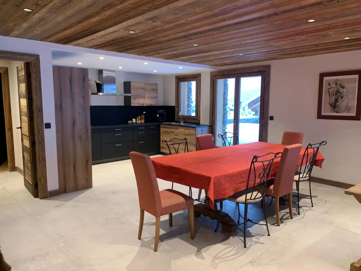 Image 5 of Le Cheval Blanc, Ski aux pieds, Jacuzzi