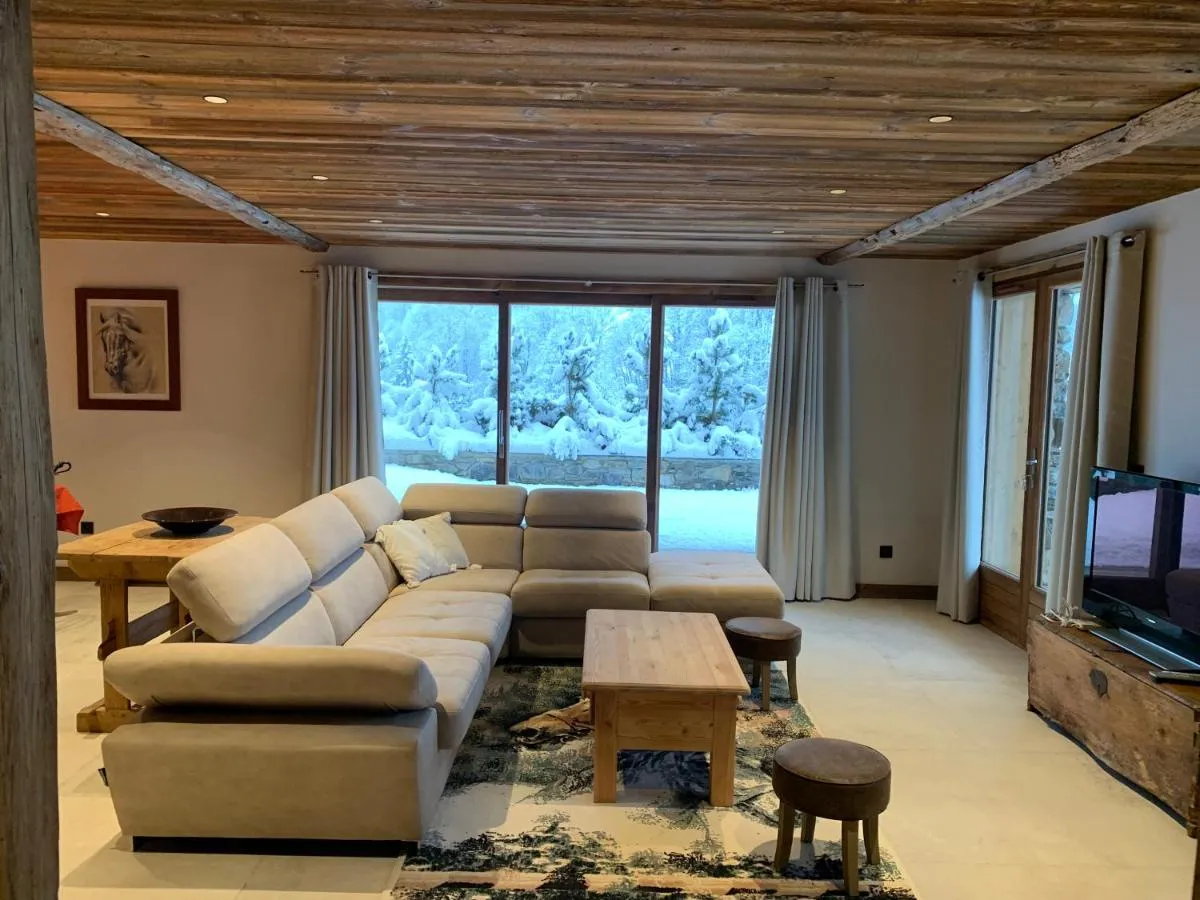 Image 2 of Le Cheval Blanc, Ski aux pieds, Jacuzzi