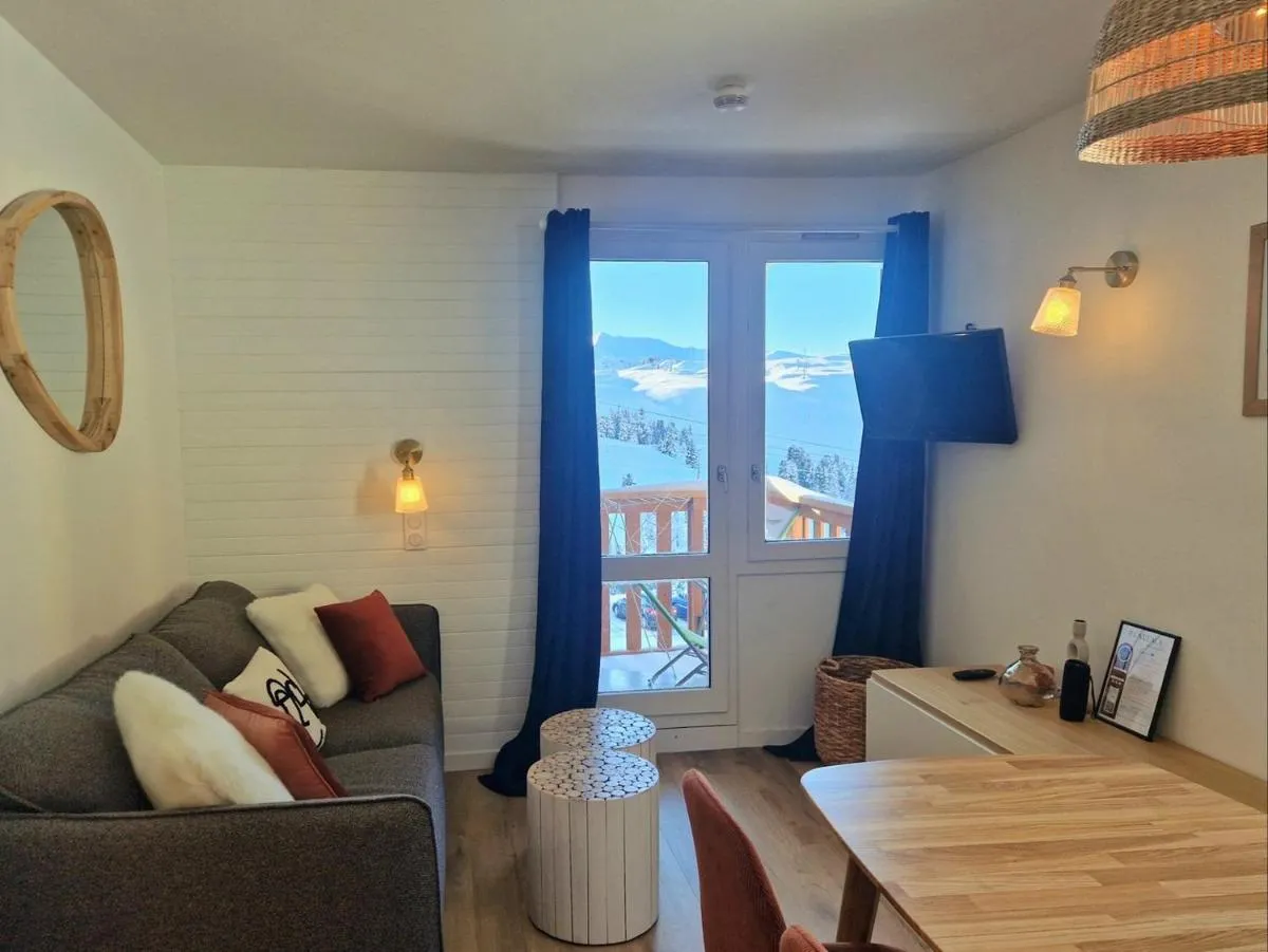 Image 1 of Le Croix Du Sud – 2050m La Plagne F2 Vue montagne