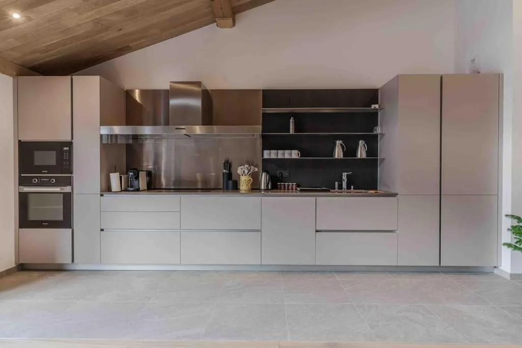Image 2 of Le Glacier Pelve Courchevel 1650 – Five Bedrooms – Bed & Breakfast