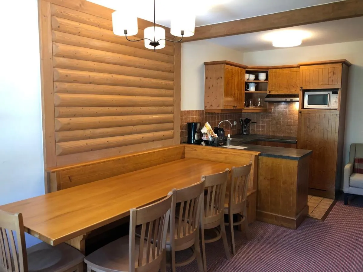 Image 5 of Le Grand Ours – Ski in ski out 4 bed chalet, Arc 1950
