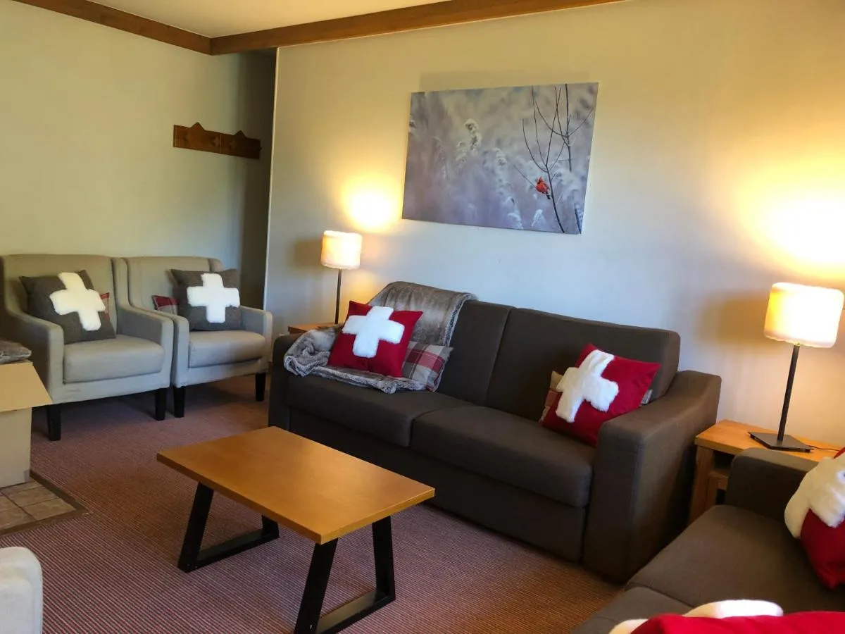 Image 2 of Le Grand Ours – Ski in ski out 4 bed chalet, Arc 1950